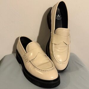 Aquatalia Alexi Women’s Ivory Off-White Block Slip-On Loafers sz 9.5 MSRP $450